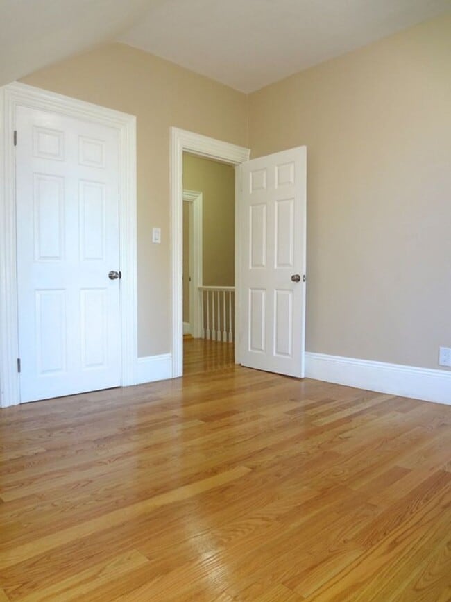 Foto del edificio - 1800 sqft 4-bed/1.5-bath Single Family Hom...