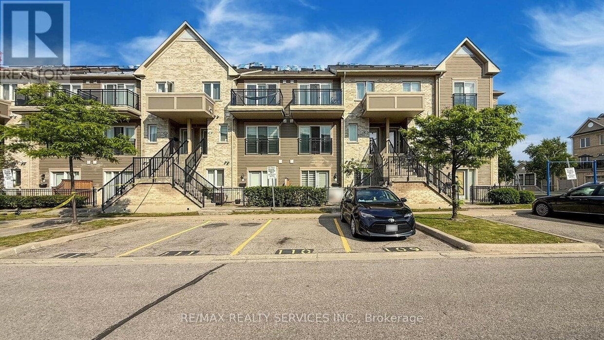 Photo principale - 60-60 Fairwood Cir