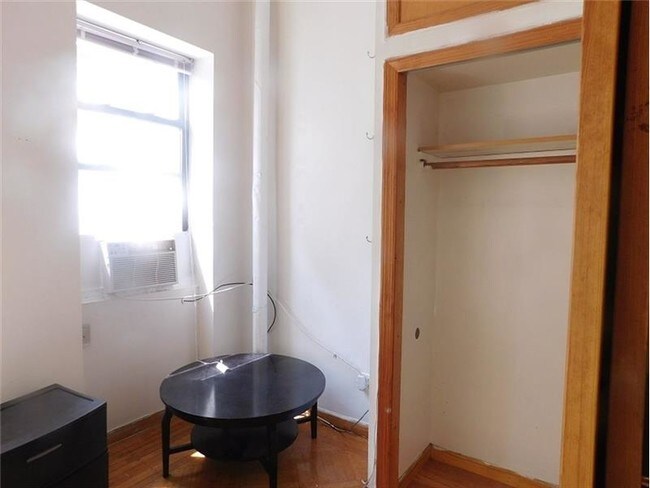 Foto del edificio - 143 E 35th St