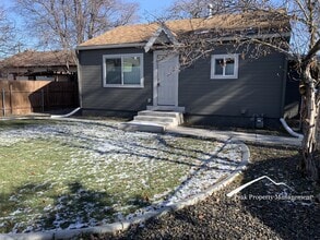 Building Photo - 1100 S Broxon St