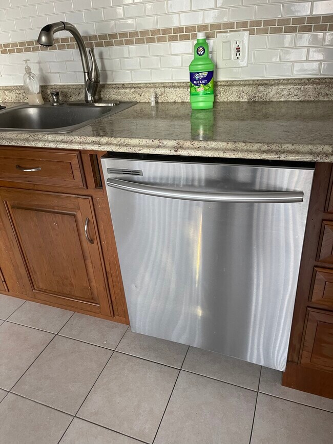 Dishwasher - 511 Pleasant St