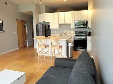 Foto del edificio - 3944 N Claremont Ave