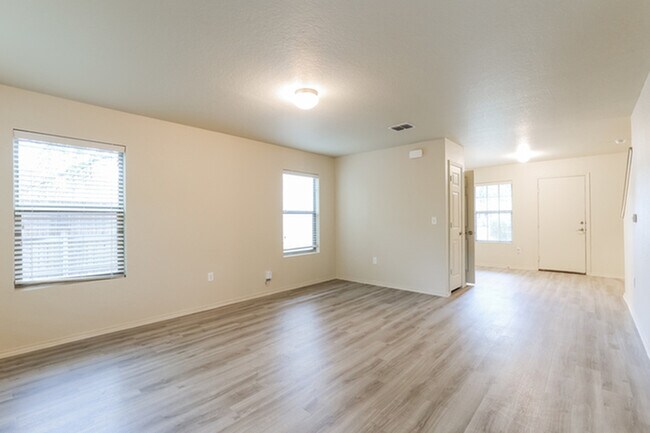 Foto del edificio - 6306 Heathers Bend