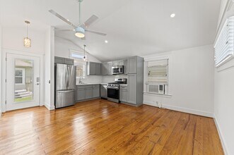 Building Photo - 732 E 12th 1/2 St