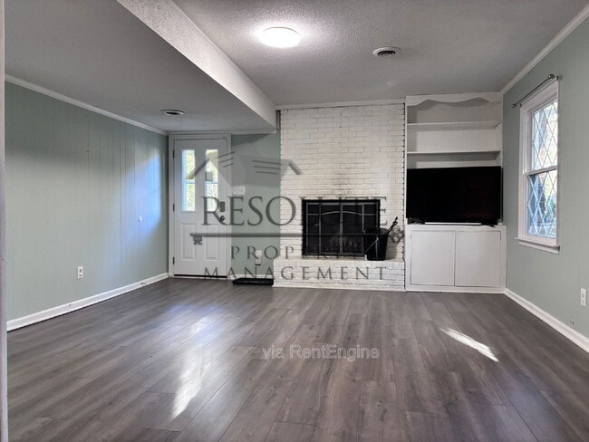 Building Photo - 1200 Brucemont Dr