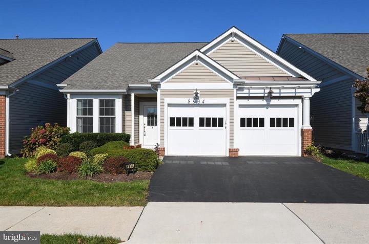 Foto principal - 8934 Yellow Daisy Pl