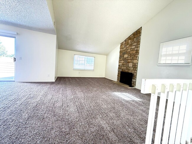 Building Photo - 8460 Everett Way