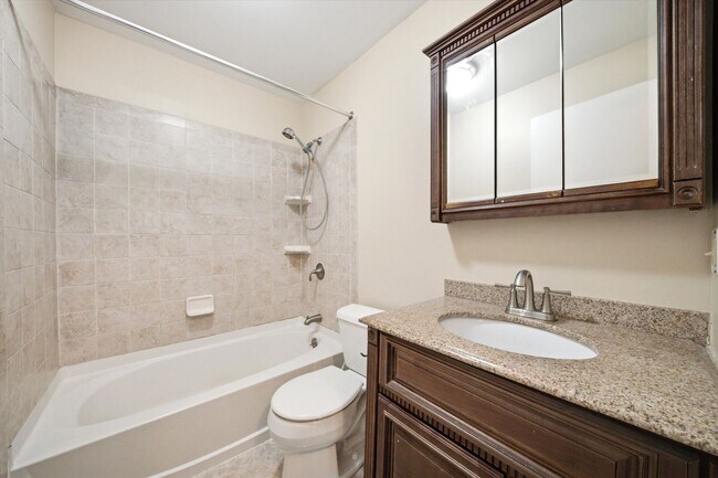 Building Photo - 379 Huse Rd