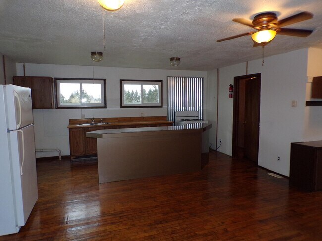 Foto del edificio - 4522 Lake Pleasant Rd S