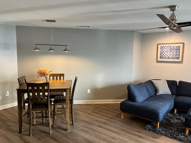 Foto del edificio - 17811 Half Moon Ln