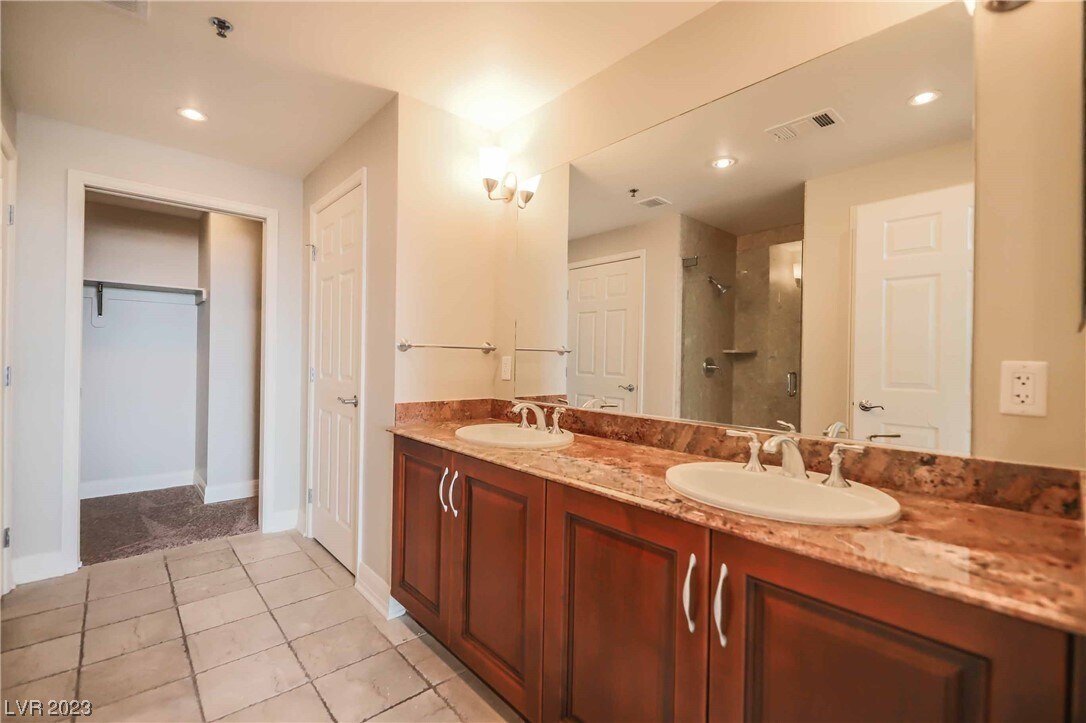 150 S Las Vegas Blvd Unit 1914, Las Vegas, NV 89104 Condo for Rent in