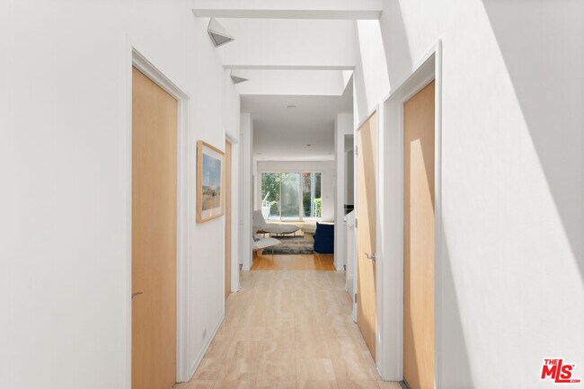 Building Photo - 7582 Mulholland Dr