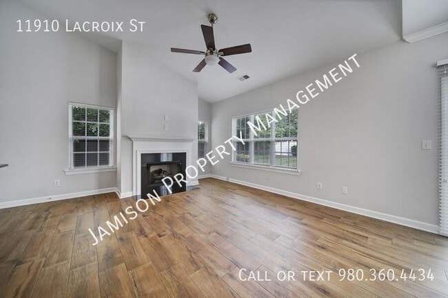 Building Photo - 11910 Lacroix St