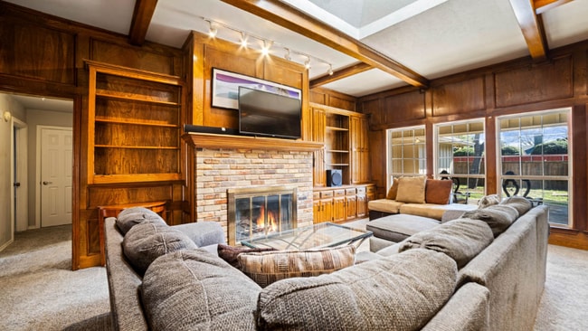 Photo - 3804 Matterhorn Dr House