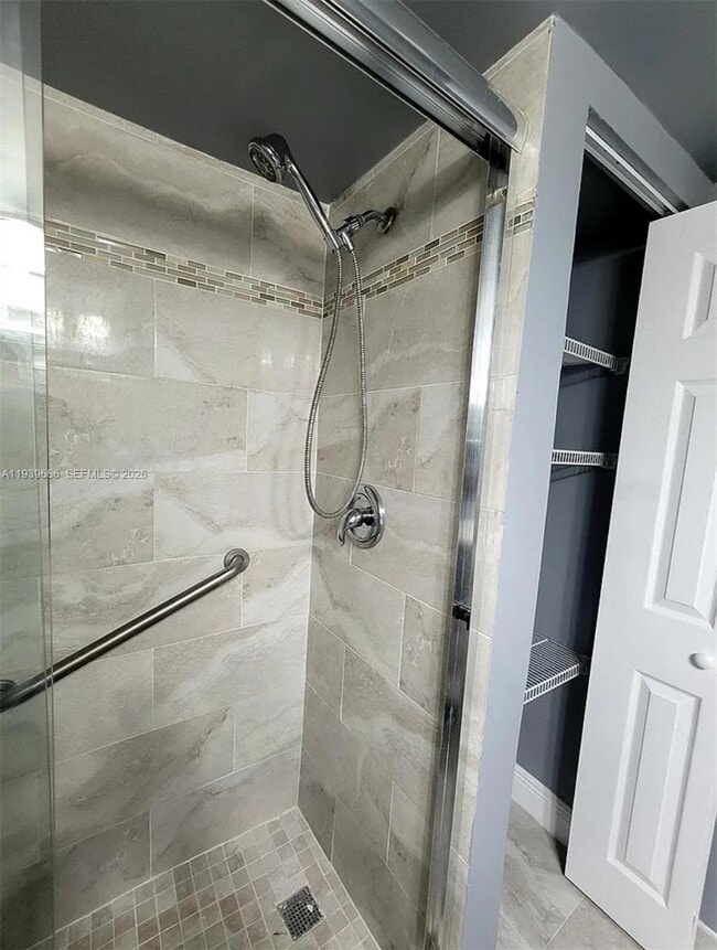 Building Photo - 10425 SW 112th Ave