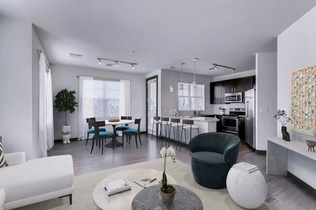 Building Photo - Centre Court