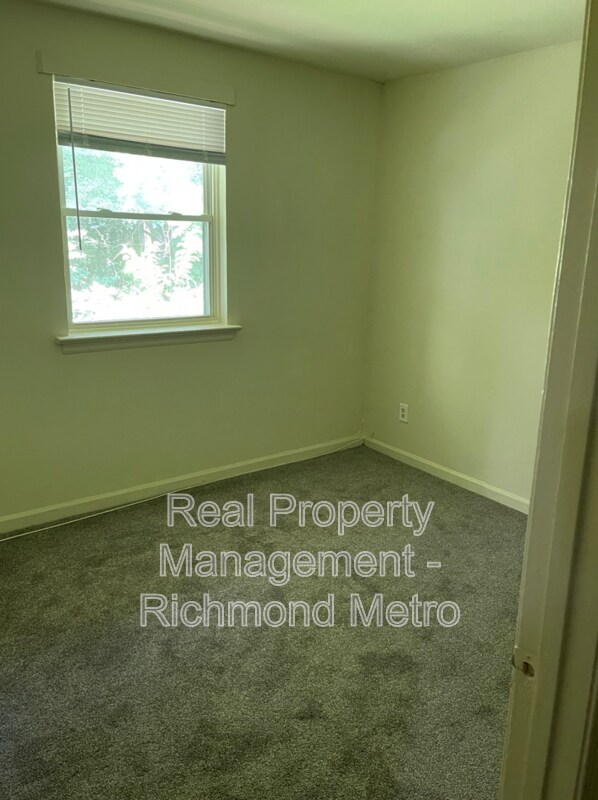 Building Photo - 1904 Warren Ave