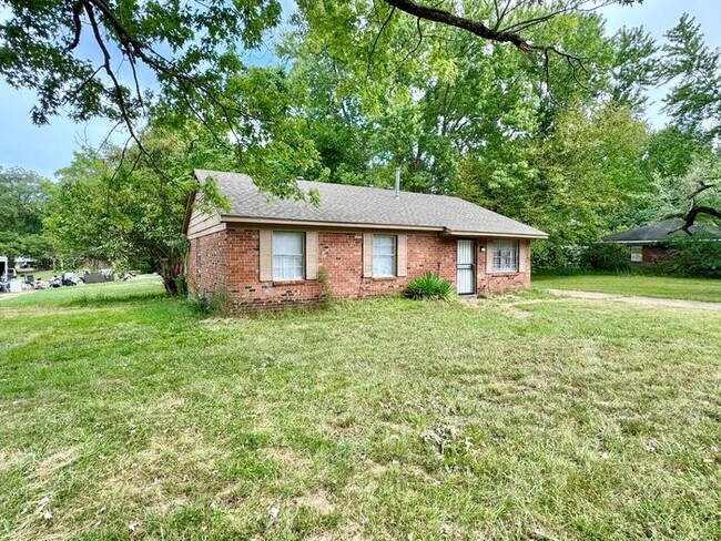 Foto del edificio - 4540 Spring Valley Dr