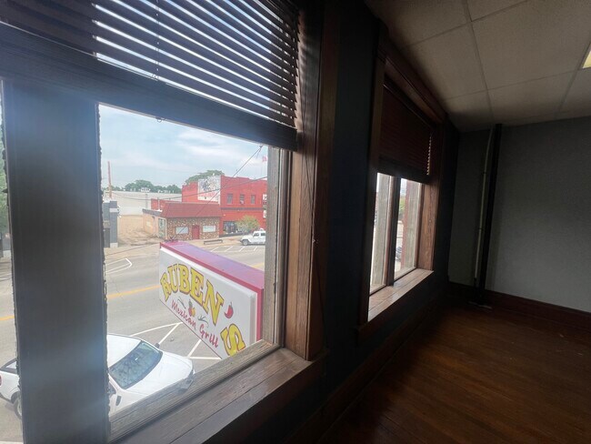 Foto del edificio - 915 1/2 W Douglas Ave