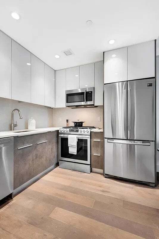 Building Photo - 227 Lexington Ave