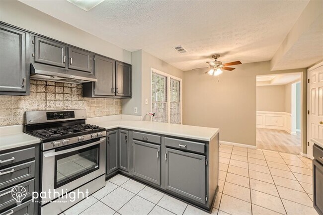 Building Photo - 3635 Manchester Dr