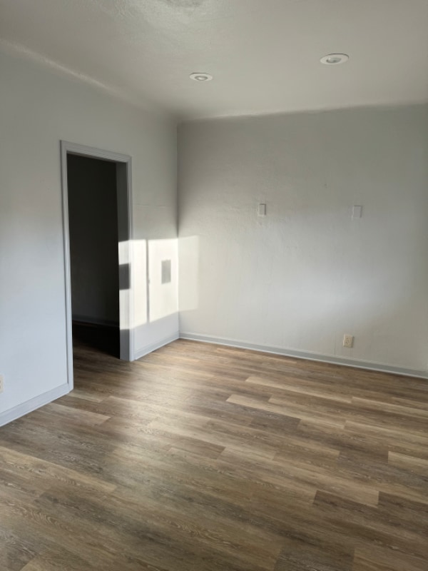 Building Photo - 8 S Woodard Ave