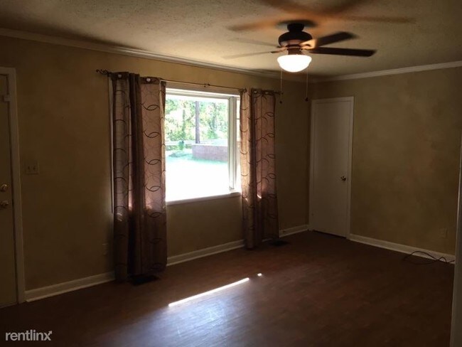 Foto del edificio - 3 br, 2 bath House - 307 Willow Rd