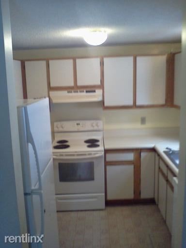 Building Photo - 3 br, 1.5 bath  - 156 N Shore Rd