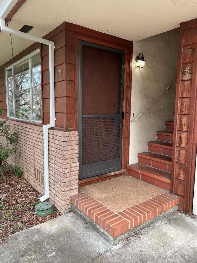 Foto del edificio - 254 Hawthorne Ave