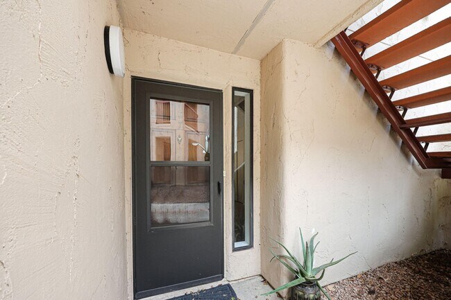 Building Photo - 9340 N 92nd St