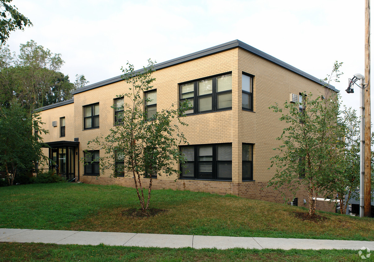 Building Photo - Crestview Apartments