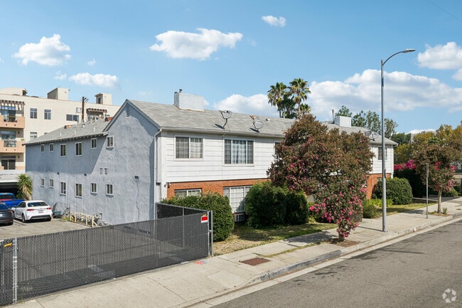 Primary Photo - 4421 Laurel Canyon Blvd