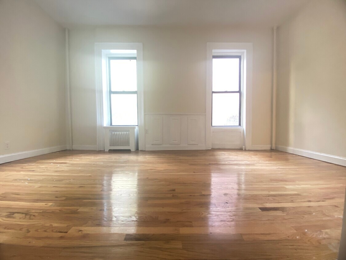Primary Photo - 402 W 54th St
