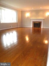 Building Photo - 7115 Warbler Ln