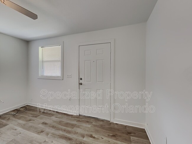 Foto del edificio - 833 Short Ave