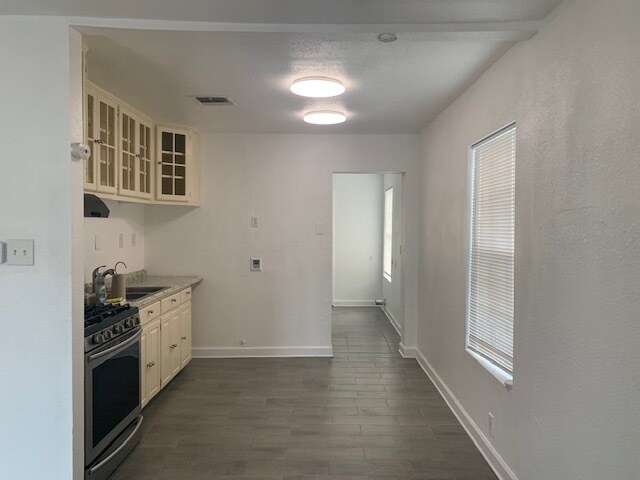 Foto del edificio - 1190 Kendalia Ave
