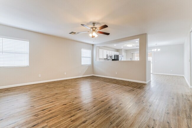 Building Photo - 2423 E San Manuel Rd