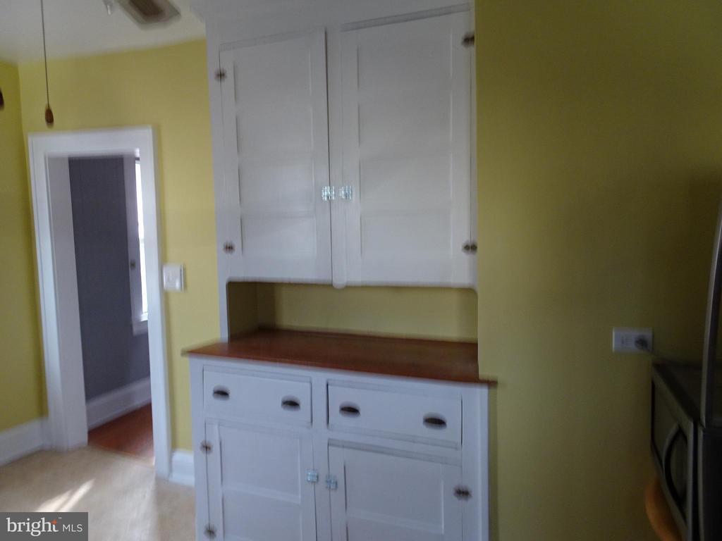 Primary Photo - 605 Deemer Pl