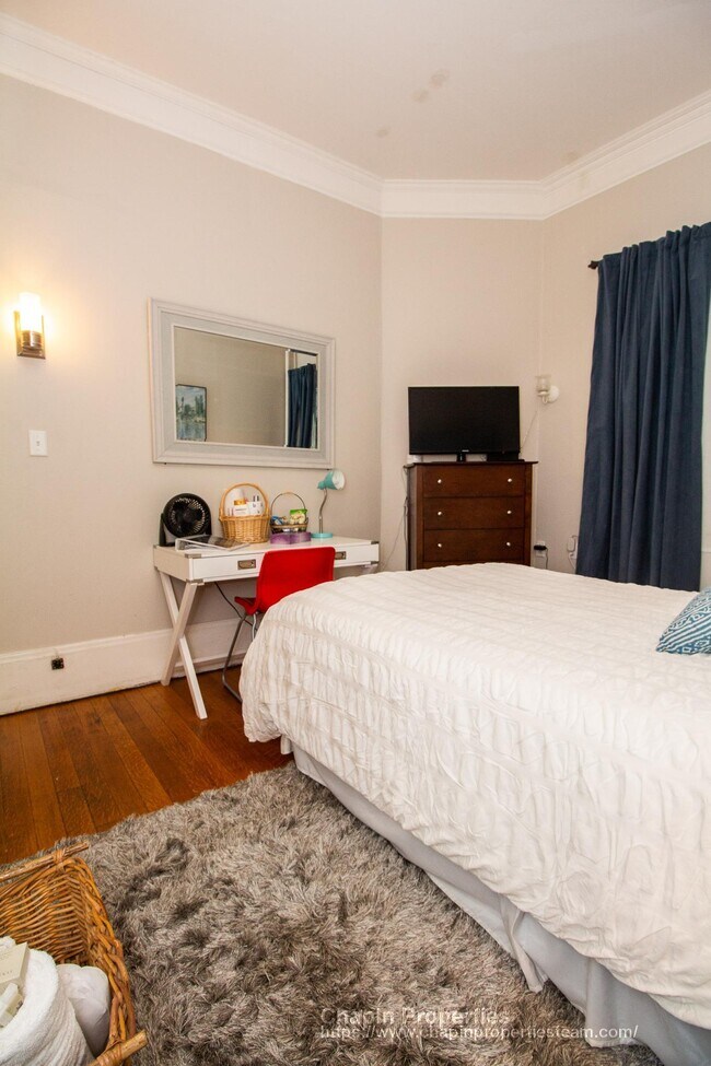Foto del edificio - 1029 Beacon St