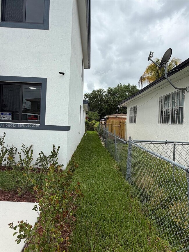 Foto del edificio - 8034 NW 14th Pl