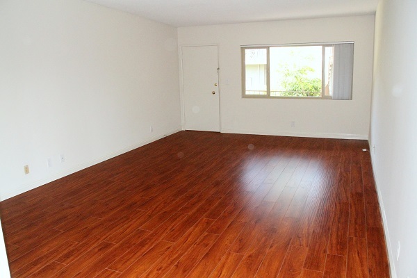 Building Photo - 301 Knob Hill Ave