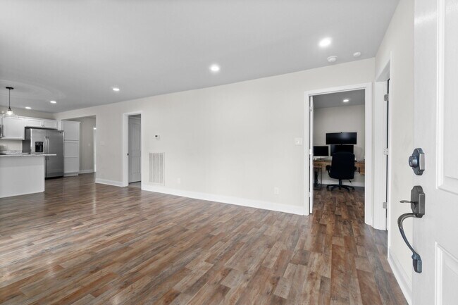 Foto del edificio - 370 Rossview Rd