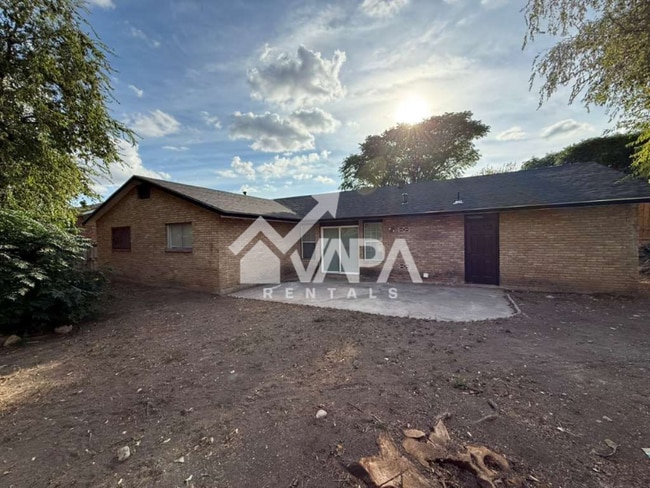 Foto del edificio - 5614 E Rolling Ridge Dr