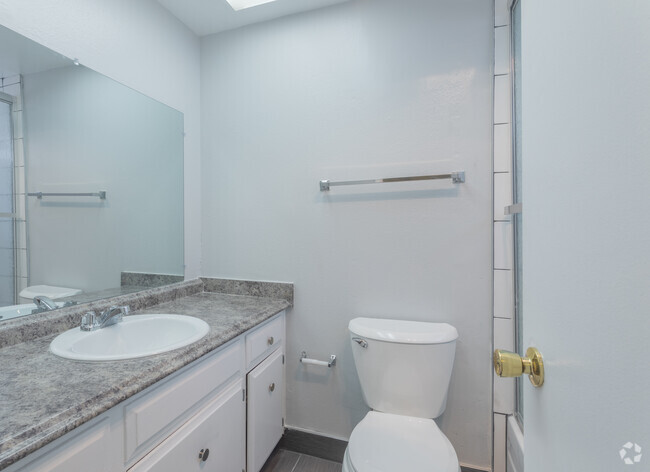 Bathroom - Del Coronado Apartments