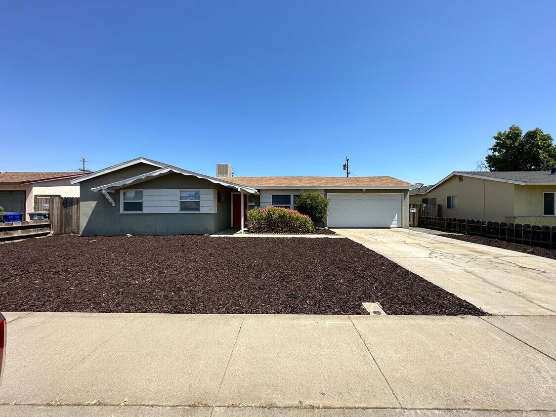 950 Ash Ave, Los Banos, CA 93635 House Rental in Los Banos, CA