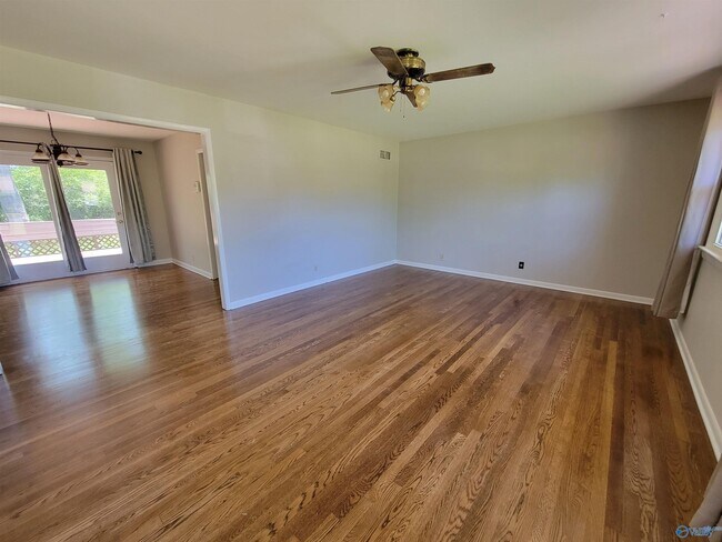 Foto del edificio - 6514 Janice St NW