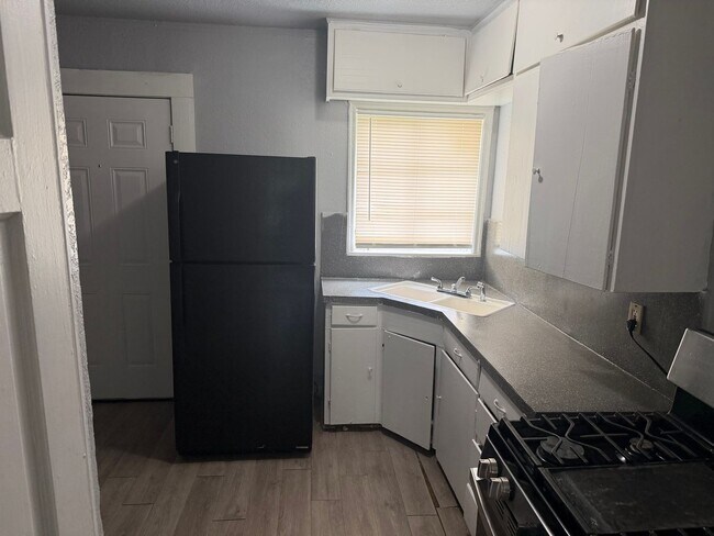 Foto del edificio - Single-Family Home Available in 76107