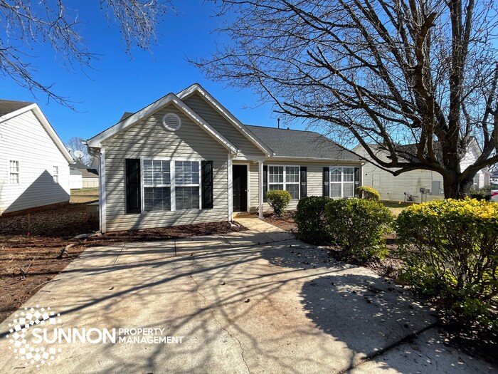 Primary Photo - 3 Bed/2 Bath Close to I-485!