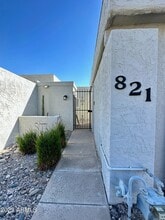 Building Photo - 821 E Orange Dr