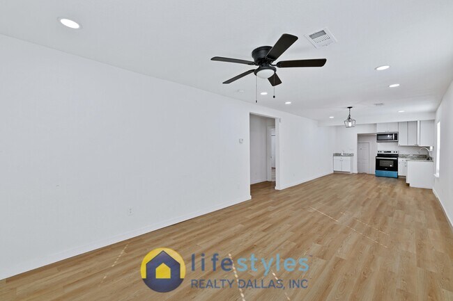 Foto del edificio - 4015 Spring Ave
